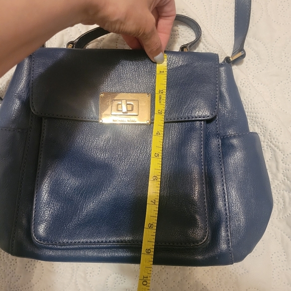 Michael Kors Turn Lock Pebbled Leather Sloan Navy Blue Bag EUC Career Neutral - Picture 9 of 11